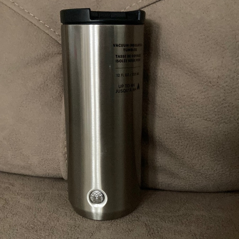 Vacuum insulated tumbler